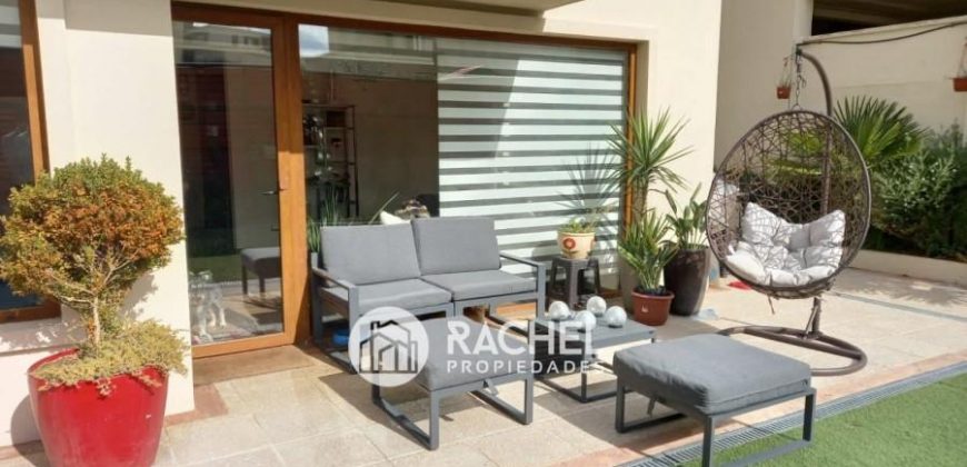SE VENDE MODERNA Y LUMINOSA CASA MEDITERRÁNEA