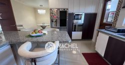 SE VENDE MODERNA Y LUMINOSA CASA MEDITERRÁNEA