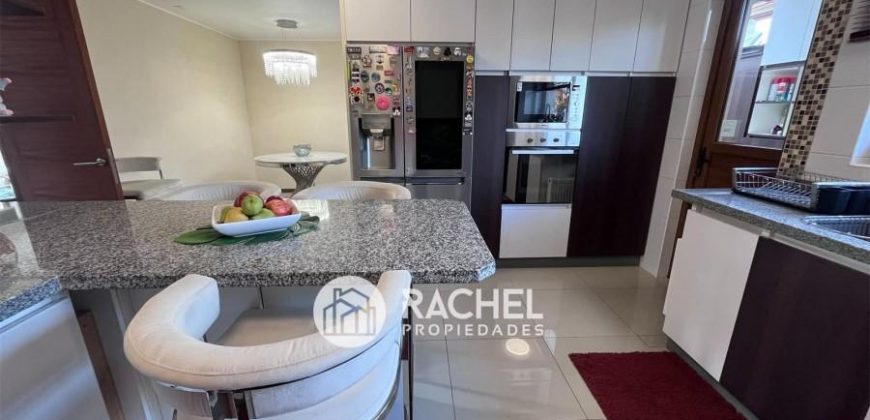 SE VENDE MODERNA Y LUMINOSA CASA MEDITERRÁNEA