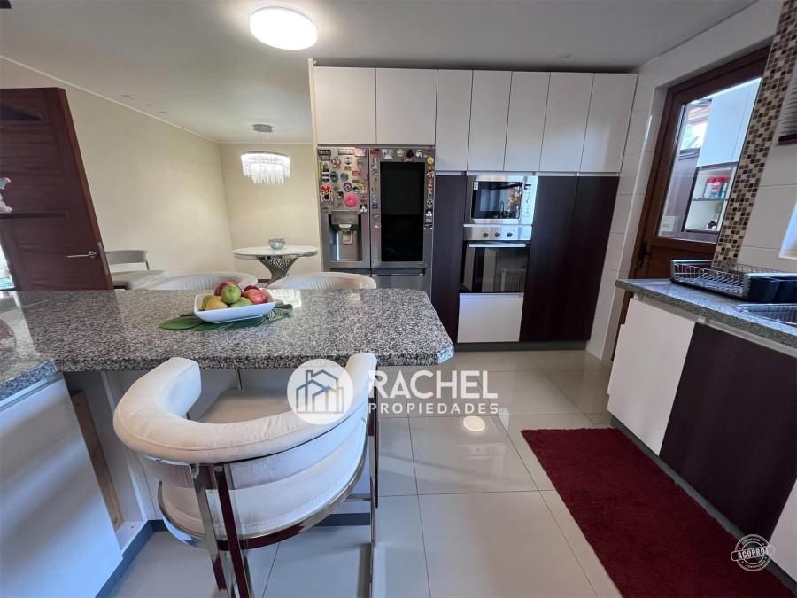 SE VENDE MODERNA Y LUMINOSA CASA MEDITERRÁNEA