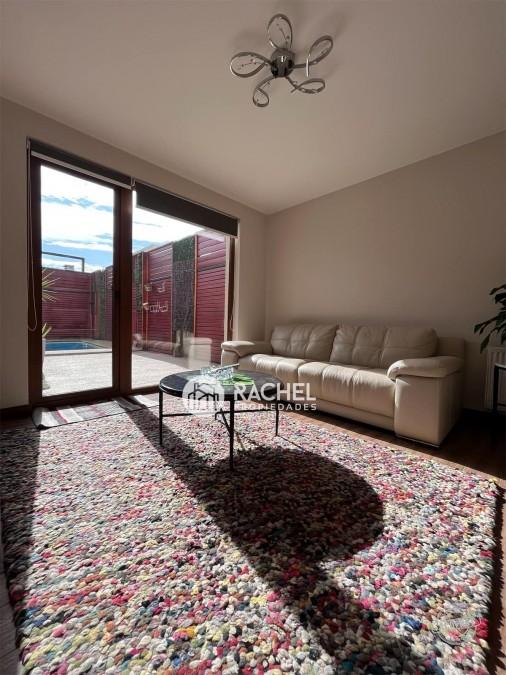 SE VENDE MODERNA Y LUMINOSA CASA MEDITERRÁNEA