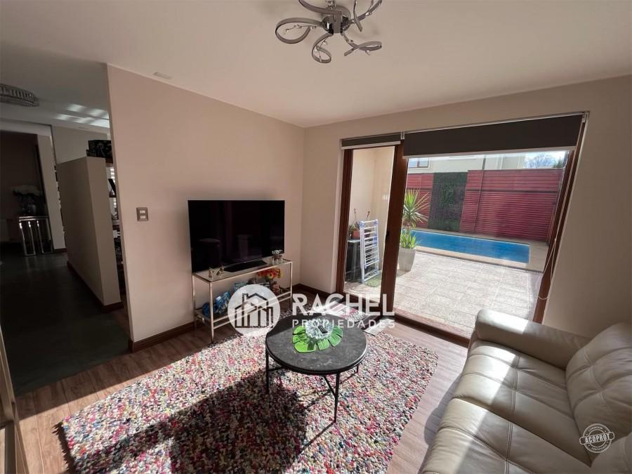 SE VENDE MODERNA Y LUMINOSA CASA MEDITERRÁNEA