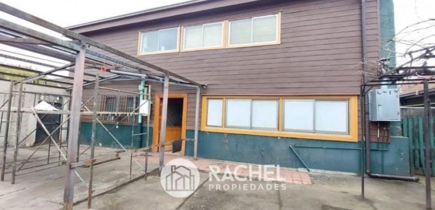 SE VENDE AMPLIA CASA EN PUEBLO NUEVO