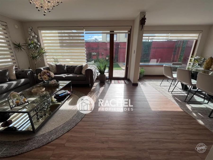 SE VENDE MODERNA Y LUMINOSA CASA MEDITERRÁNEA