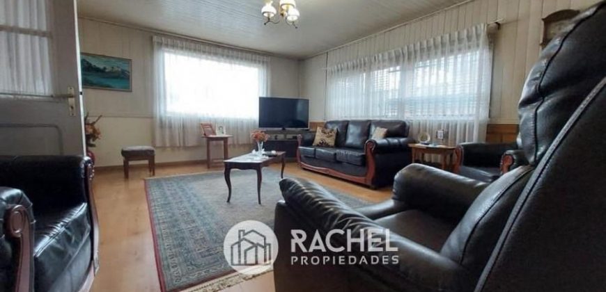 SE VENDE AMPLIA CASA EN PUEBLO NUEVO