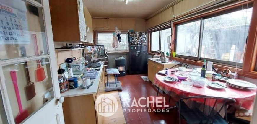 SE VENDE AMPLIA CASA EN PUEBLO NUEVO