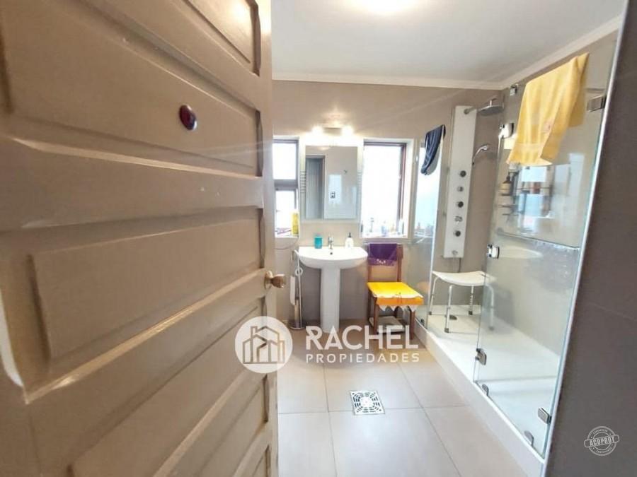 SE VENDE AMPLIA CASA EN PUEBLO NUEVO