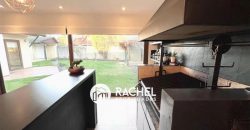 VENTA HERMOSA CASA RECIÉN REMODELADA