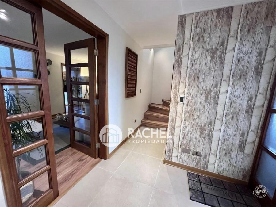 VENTA HERMOSA CASA RECIÉN REMODELADA