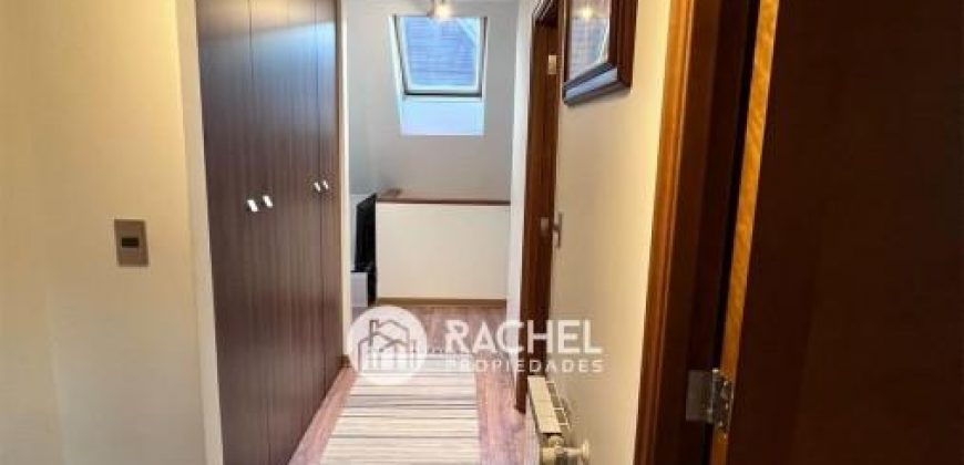 VENTA HERMOSA CASA RECIÉN REMODELADA