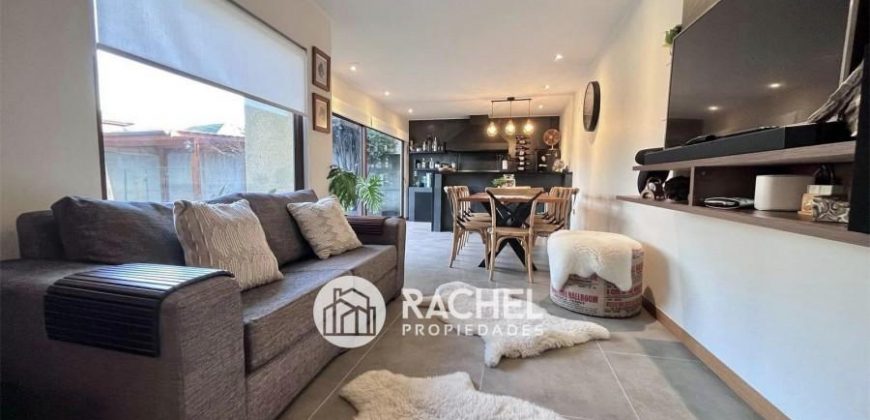 VENTA HERMOSA CASA RECIÉN REMODELADA