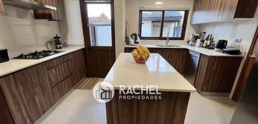 VENTA HERMOSA CASA RECIÉN REMODELADA