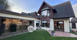 VENTA HERMOSA CASA RECIÉN REMODELADA