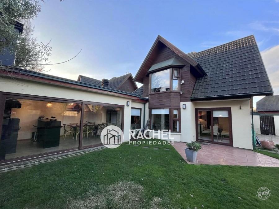VENTA HERMOSA CASA RECIÉN REMODELADA