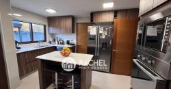 VENTA HERMOSA CASA RECIÉN REMODELADA
