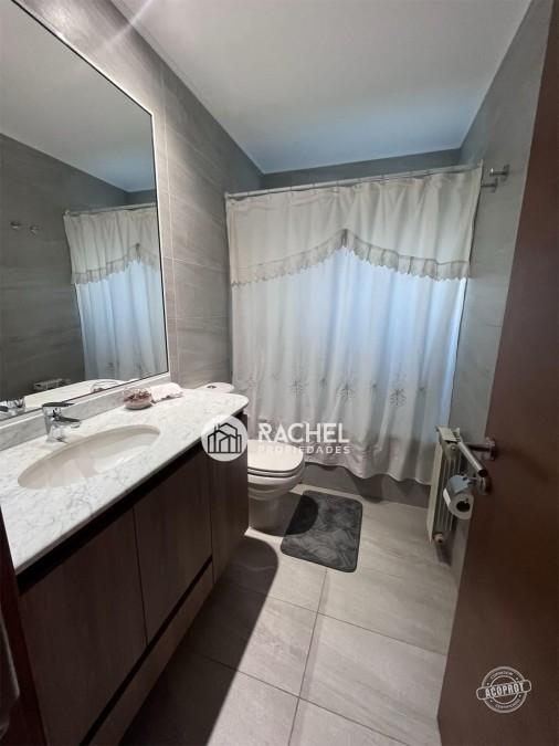 VENTA HERMOSA CASA RECIÉN REMODELADA