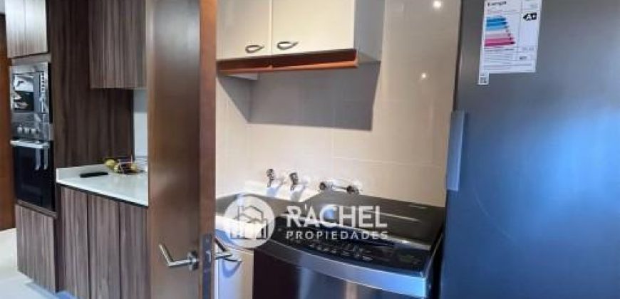 VENTA HERMOSA CASA RECIÉN REMODELADA