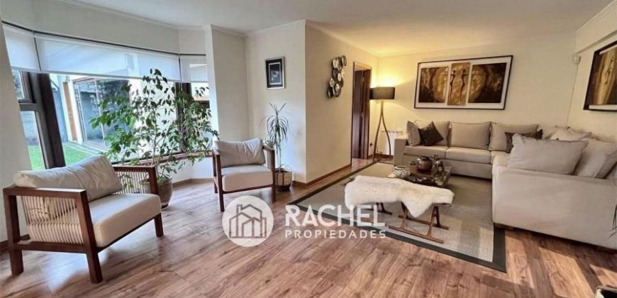 VENTA HERMOSA CASA RECIÉN REMODELADA