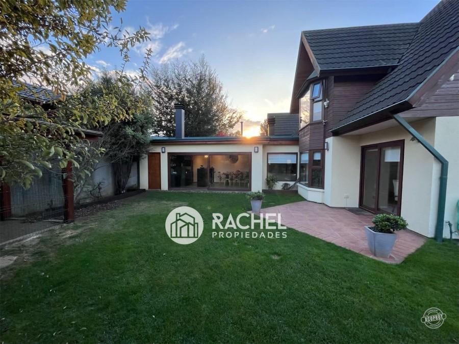 VENTA HERMOSA CASA RECIÉN REMODELADA