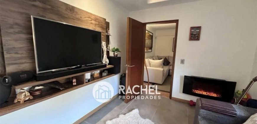 VENTA HERMOSA CASA RECIÉN REMODELADA