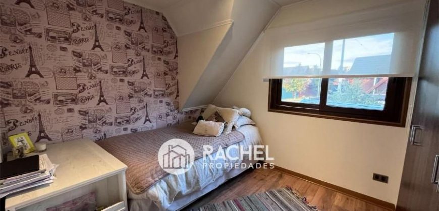 VENTA HERMOSA CASA RECIÉN REMODELADA