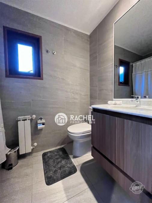VENTA HERMOSA CASA RECIÉN REMODELADA