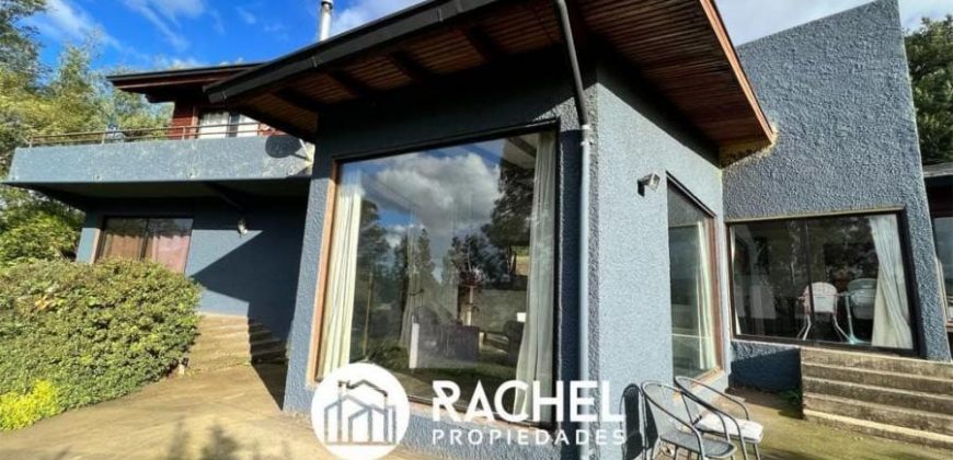 SE VENDE LINDA Y AMPLIA CASA EN CONDOMINIO EN LOMAS DE CHIVILCAN
