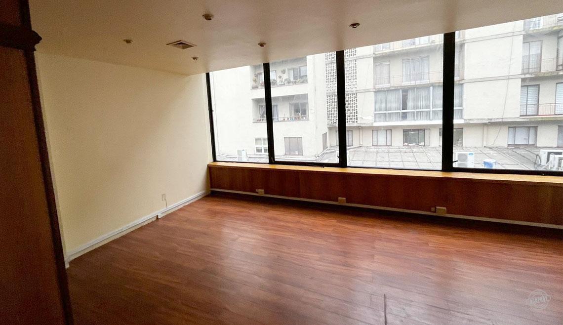 Arrendamos luminosa oficina en Edificio Centenario