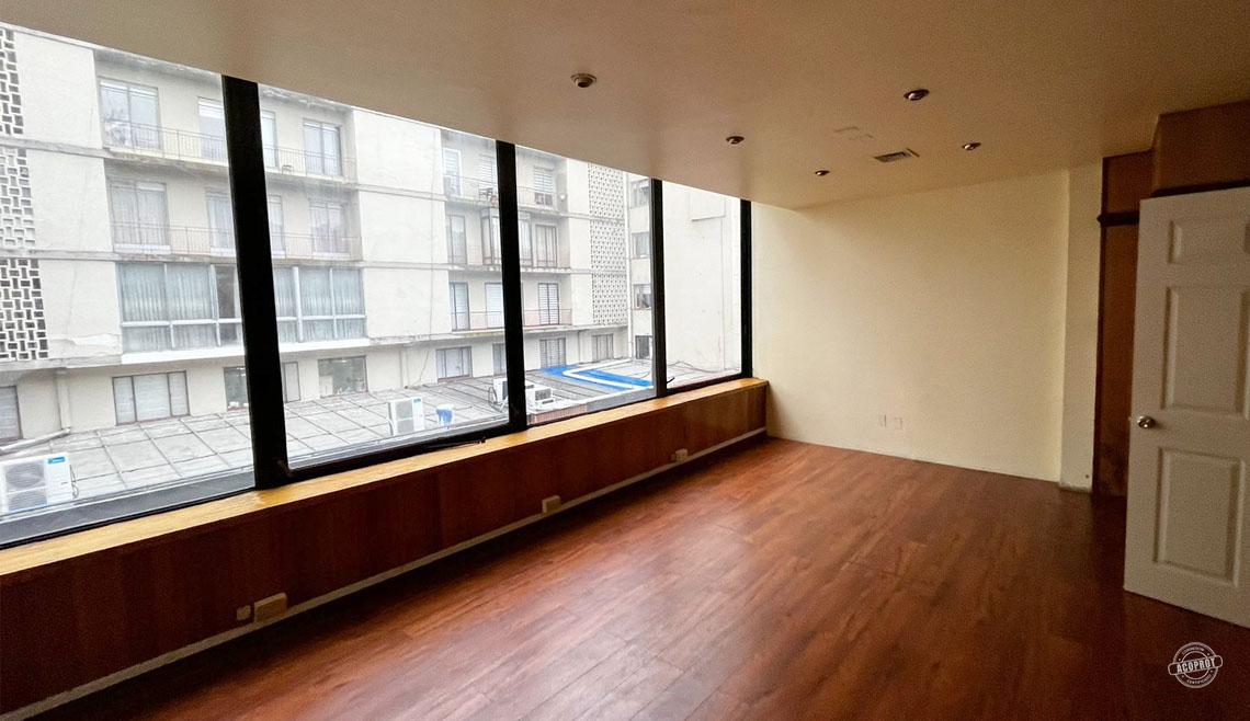 Arrendamos luminosa oficina en Edificio Centenario