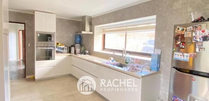 SE ARRIENDA LINDA Y AMPLIA CASA EN CONDOMINIO EN LOMAS DE CHIVILCAN