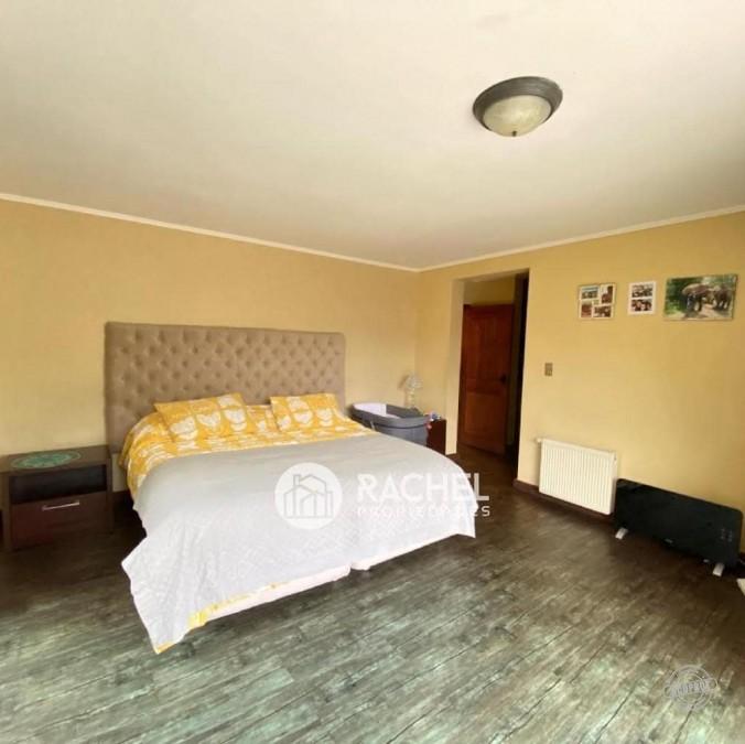 SE ARRIENDA LINDA Y AMPLIA CASA EN CONDOMINIO EN LOMAS DE CHIVILCAN