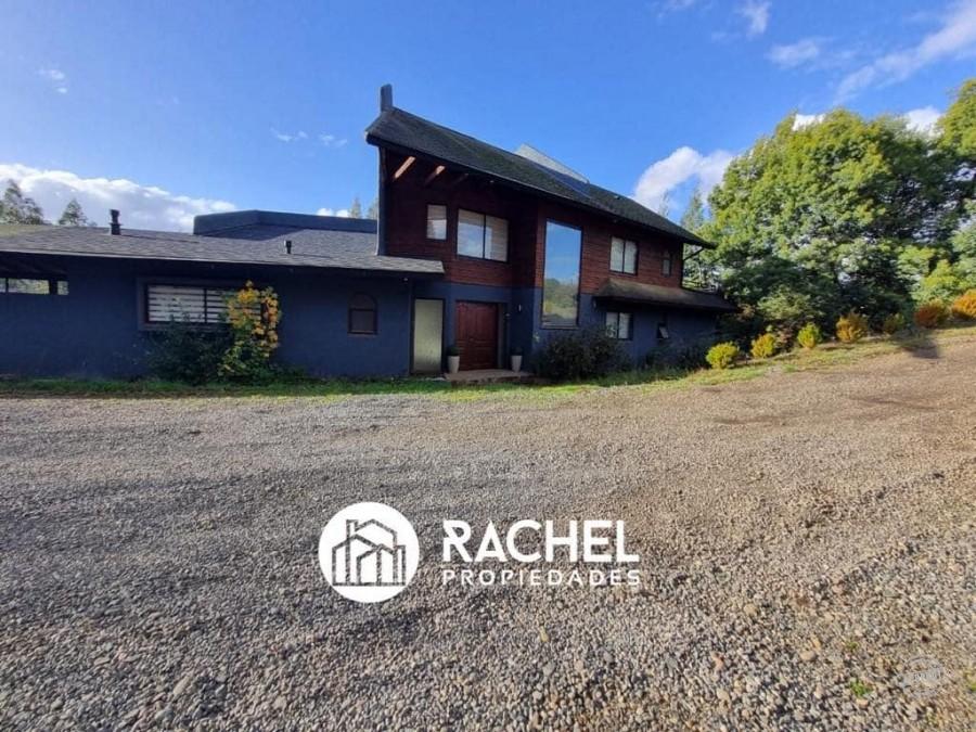 SE ARRIENDA LINDA Y AMPLIA CASA EN CONDOMINIO EN LOMAS DE CHIVILCAN
