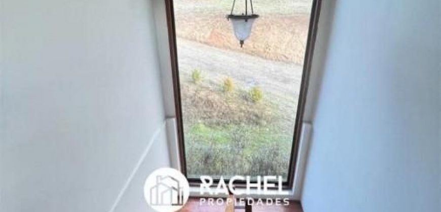 SE ARRIENDA LINDA Y AMPLIA CASA EN CONDOMINIO EN LOMAS DE CHIVILCAN