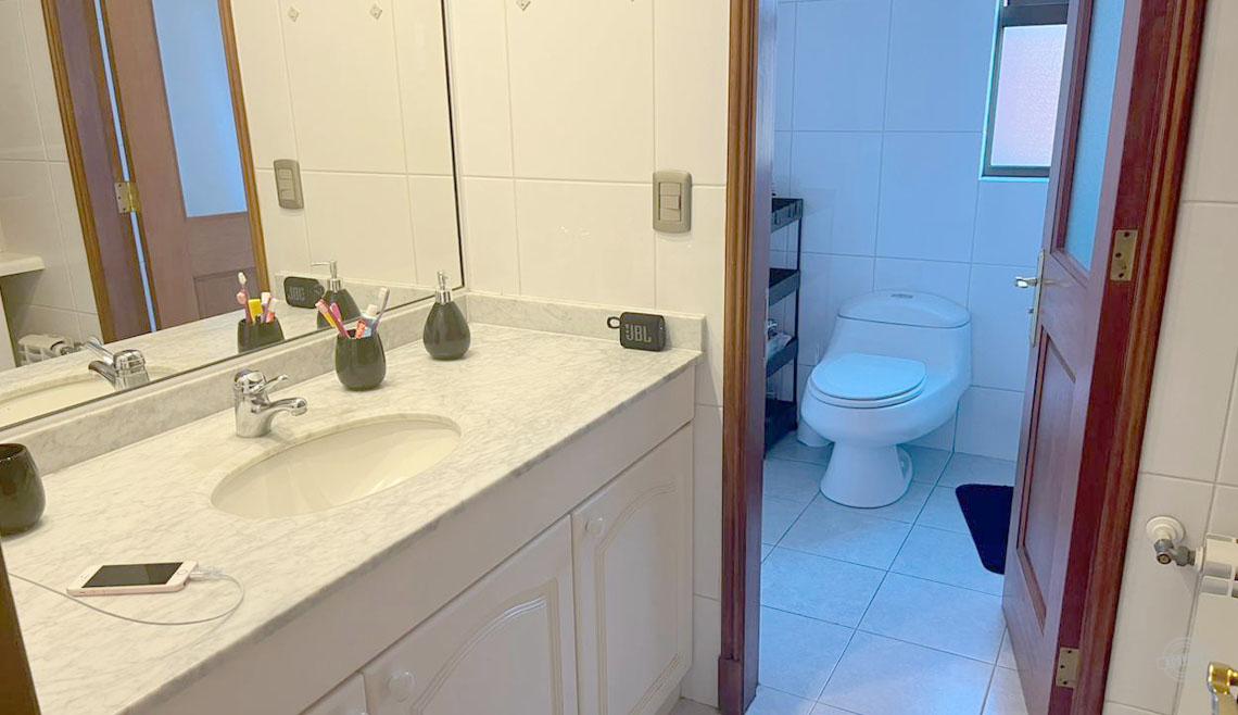 Vendemos amplia casa en Puertas de Alcalá