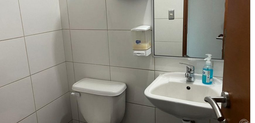 Arrendamos amplia y céntrica oficina en el Edificio Prat