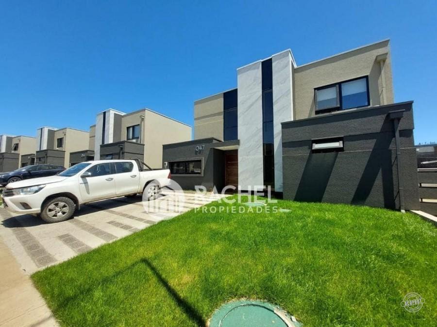 SE ARRIENDA MODERNA Y EXCLUSIVA CASA MEDITERRANEA EN CONDOMINIO CONDOMINIO BELO HORIZONTE