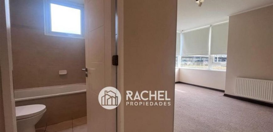 Se Arrienda Soleado Departamento 3D, 2B en Condominio Los Conquistadores