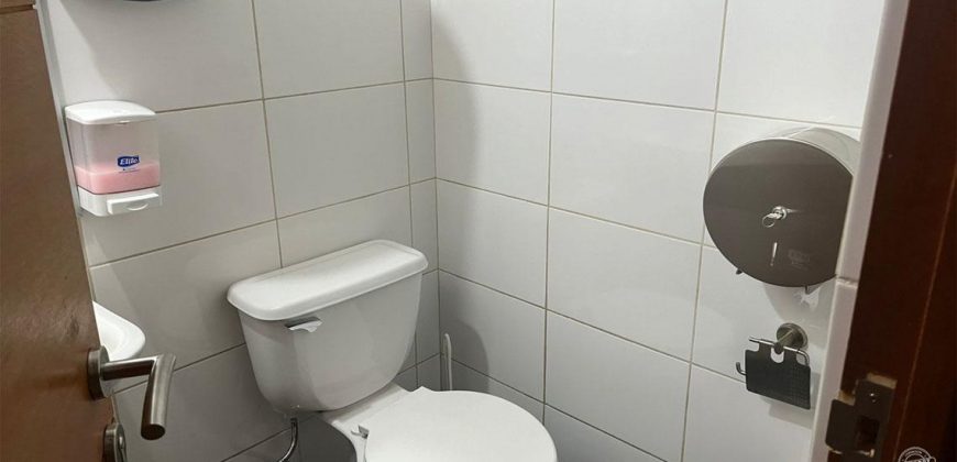 Arrendamos amplia y céntrica oficina en el Edificio Prat
