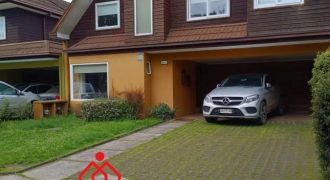 Se vende hermosa casa en condominio, Barrio Inglés.