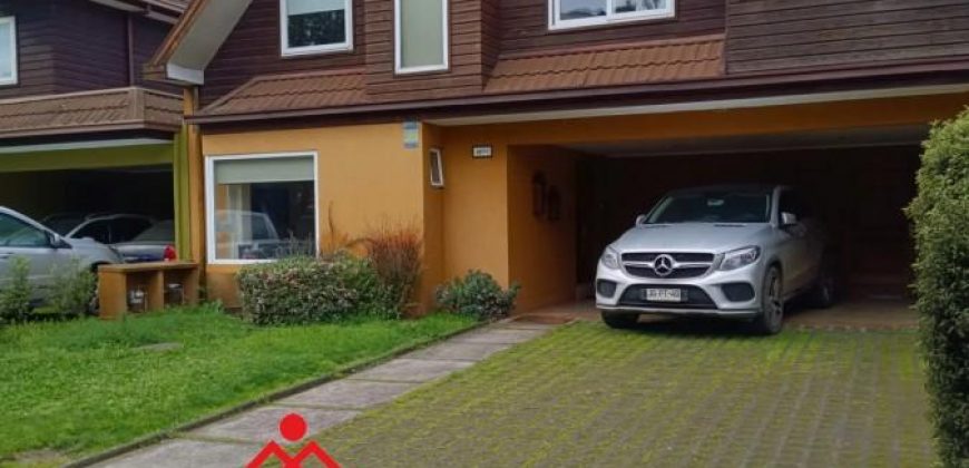 Se vende hermosa casa en condominio, Barrio Inglés.