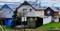 Vende Casa esquina 2 pisos Los Hinojos 3784 Villa Praderas de Santa Carolina.
