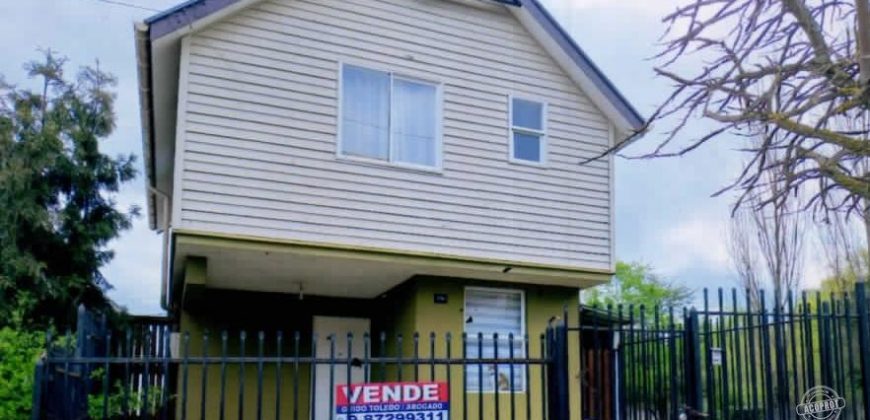 Vende Casa esquina 2 pisos Los Hinojos 3784 Villa Praderas de Santa Carolina.