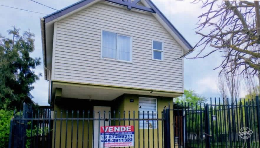 Vende Casa esquina 2 pisos Los Hinojos 3784 Villa Praderas de Santa Carolina.