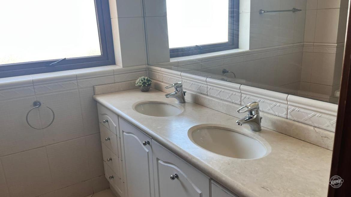 Vendemos amplio y luminoso departamento en Edificio El Conquistado