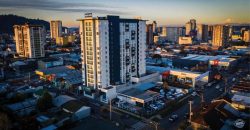SE ARRIENDA SOLEADO Y LUMINOSO DEPARTAMENTO CON VISTA PANORÁMICA