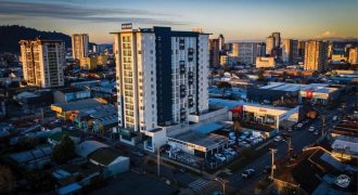 SE ARRIENDA SOLEADO Y LUMINOSO DEPARTAMENTO CON VISTA PANORÁMICA