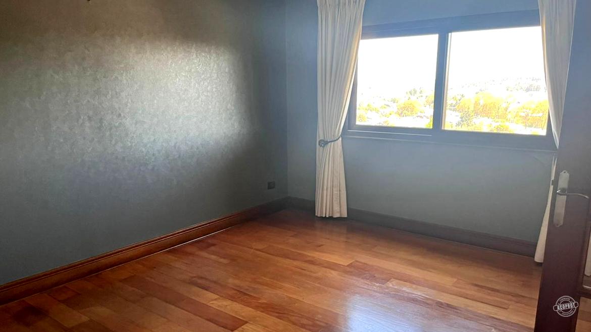 Vendemos amplio y luminoso departamento en Edificio El Conquistado