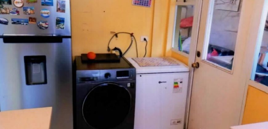 Vende Casa esquina 2 pisos Los Hinojos 3784 Villa Praderas de Santa Carolina.