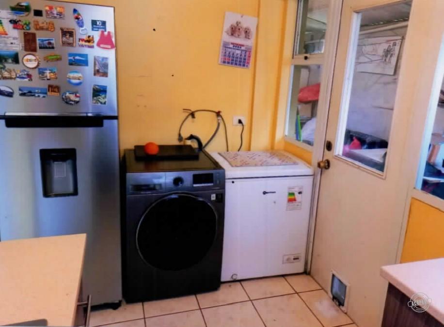 Vende Casa esquina 2 pisos Los Hinojos 3784 Villa Praderas de Santa Carolina.