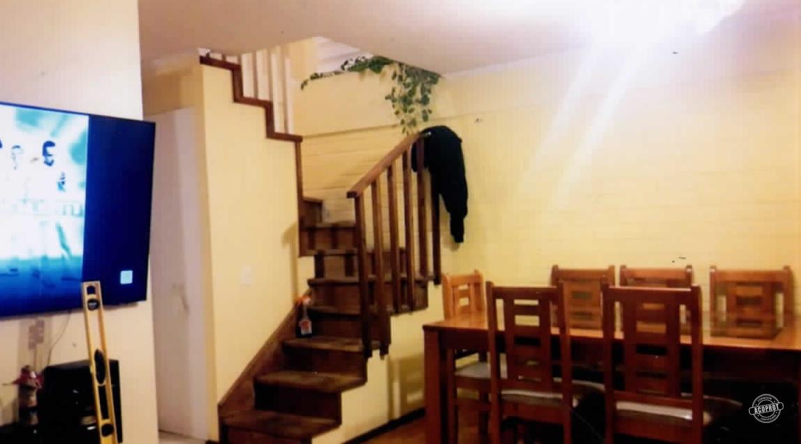 Vende Casa esquina 2 pisos Los Hinojos 3784 Villa Praderas de Santa Carolina.